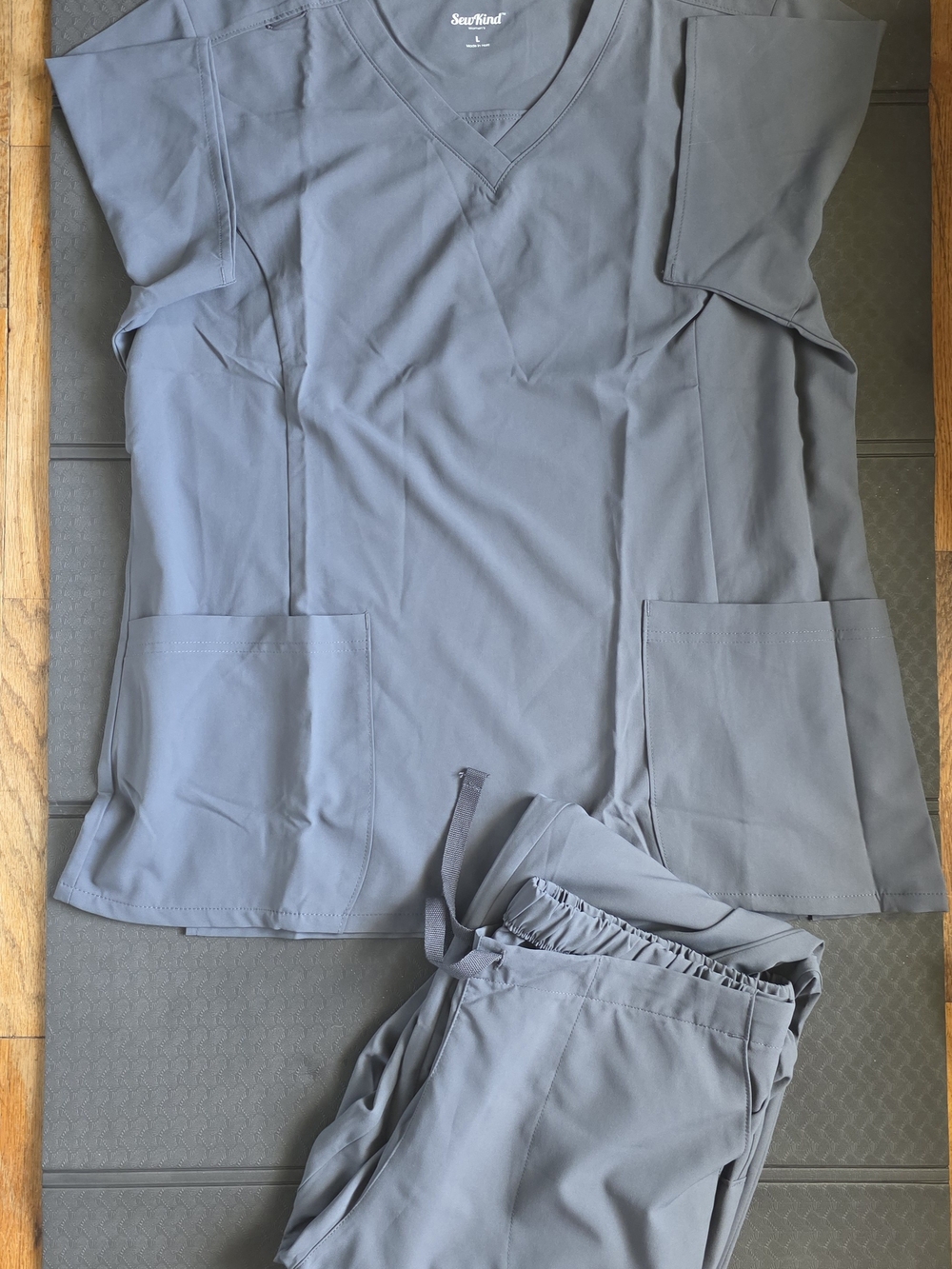 Women's V-Neck Scrub Top & Drawstring Pants - Gray-XL